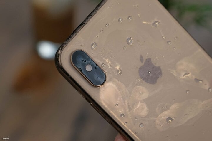 iPhone XS Max có chống nước không?- Ảnh 1.