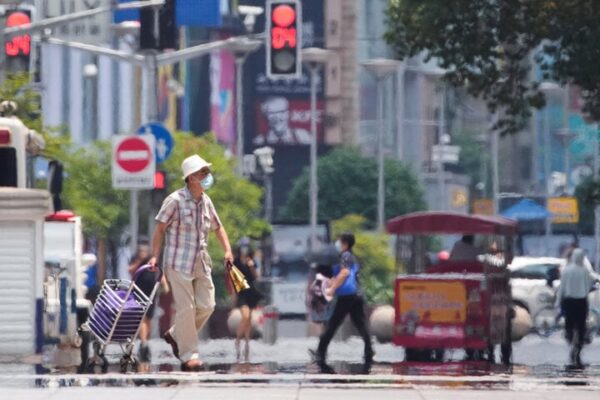 Trung Quốc cảnh báo đợt nắng nóng kéo dài hơn do biến đổi khí hậu gia tăng- Ảnh 1.